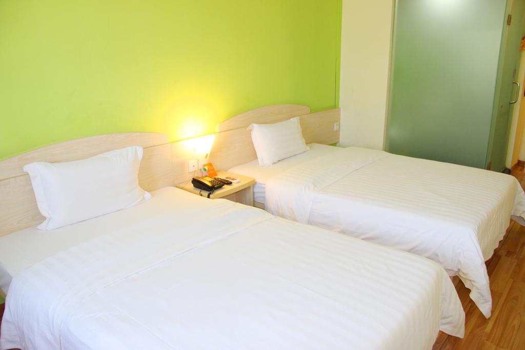7Days Inn Premium Guangzhou Tianhe West Tiyu Road Subway Station エクステリア 写真