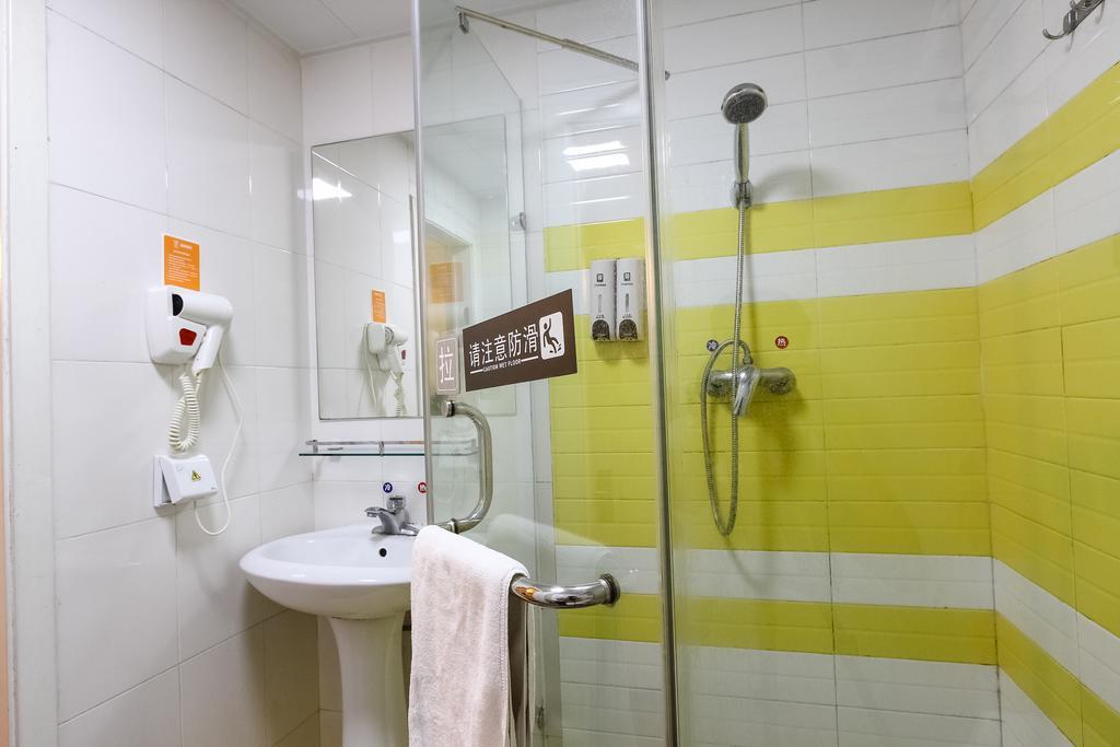 7Days Inn Premium Guangzhou Tianhe West Tiyu Road Subway Station エクステリア 写真